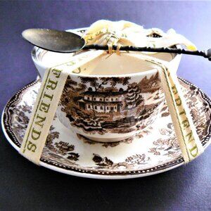 VINTAGE ALFRED MEAKIN CUP, SAUSER, AND SPOON SET UNUSED